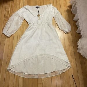 NWT: Beautiful Santuary white boho style!
